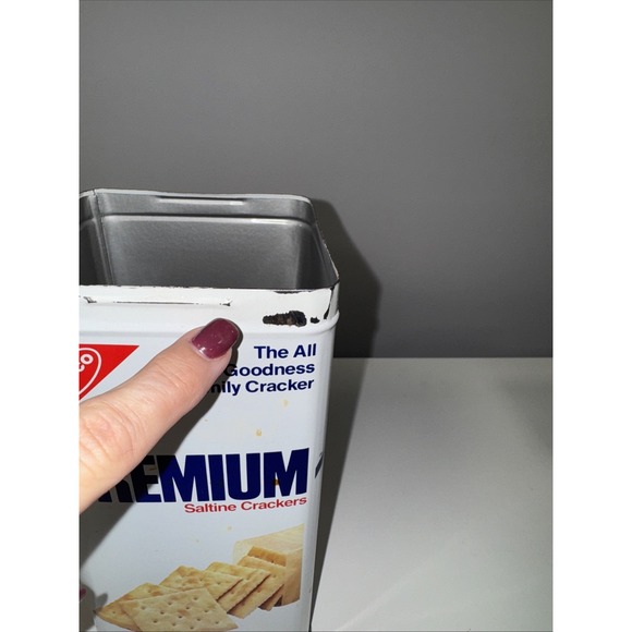 VTG Nabisco Premium Saltine Crackers 15oz. Tin Canister Dark Blue Lid 1978 - Picture 8 of 8